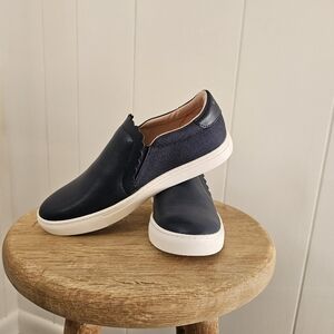 NWOT Kate Spade Navy Aleta Scallop edge leather canvas slip on sneakers